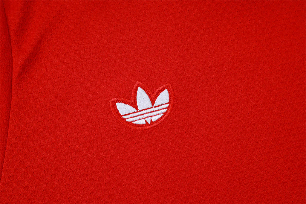 Manchester United Training Short sleeve Suit 25/26 - Image 7