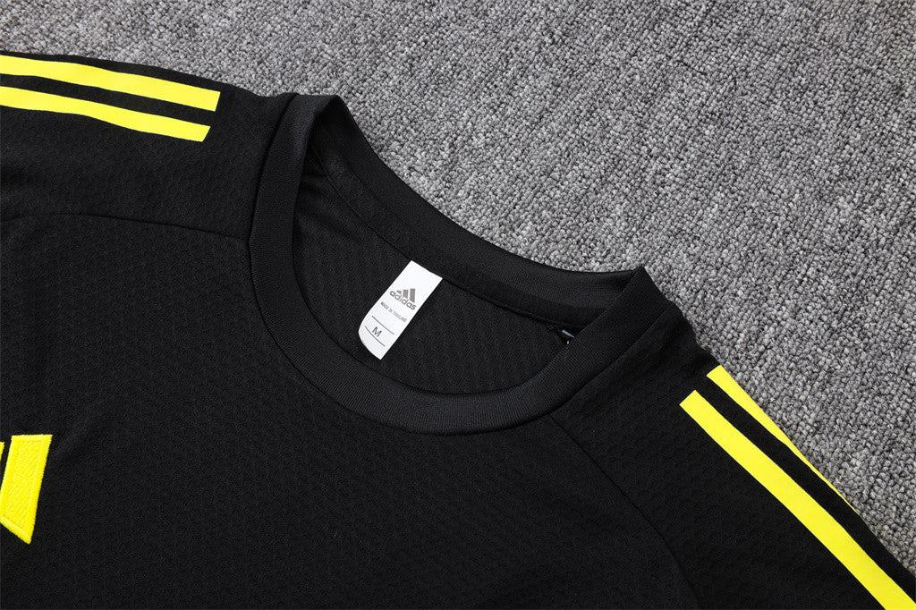 Manchester United Training Short sleeve Suit 25/26 - Image 5
