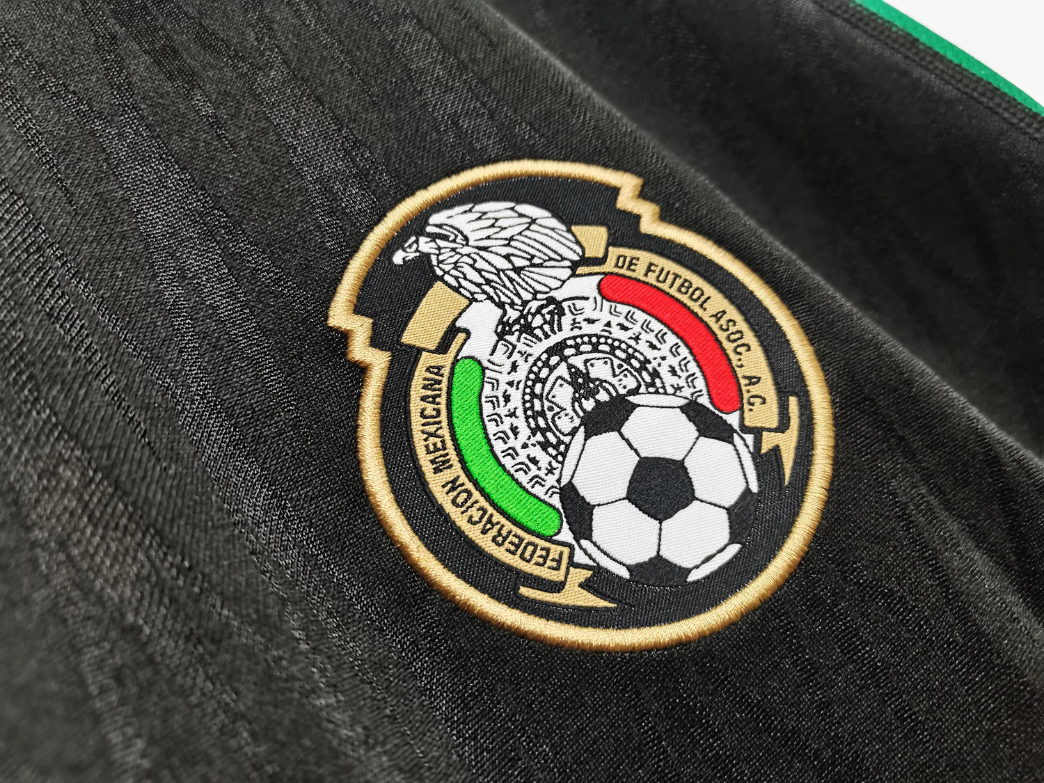Mexico Away Retro Jersey 2010 - Image 7