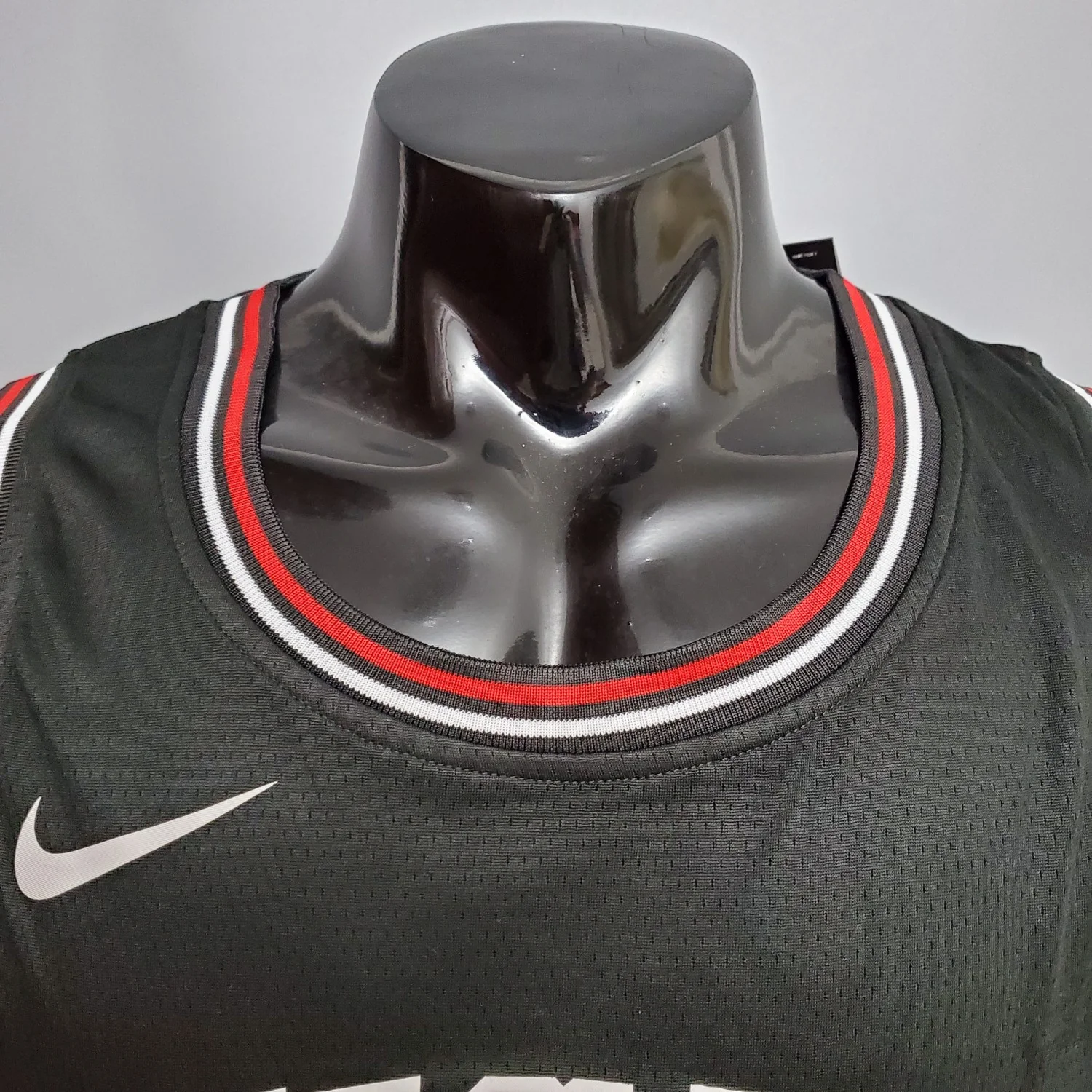 Michael Jordan Chicago Bulls Swingman Jersey Black - Image 5