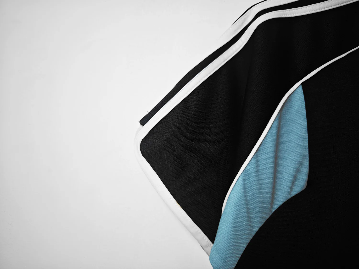 Newcastle United Away Retro Jersey 2000/01 - Image 12
