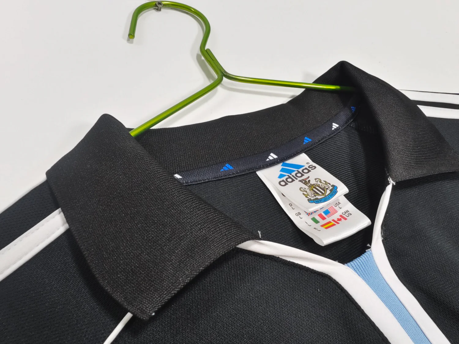 Newcastle United Away Retro Jersey 2000/01 - Image 5