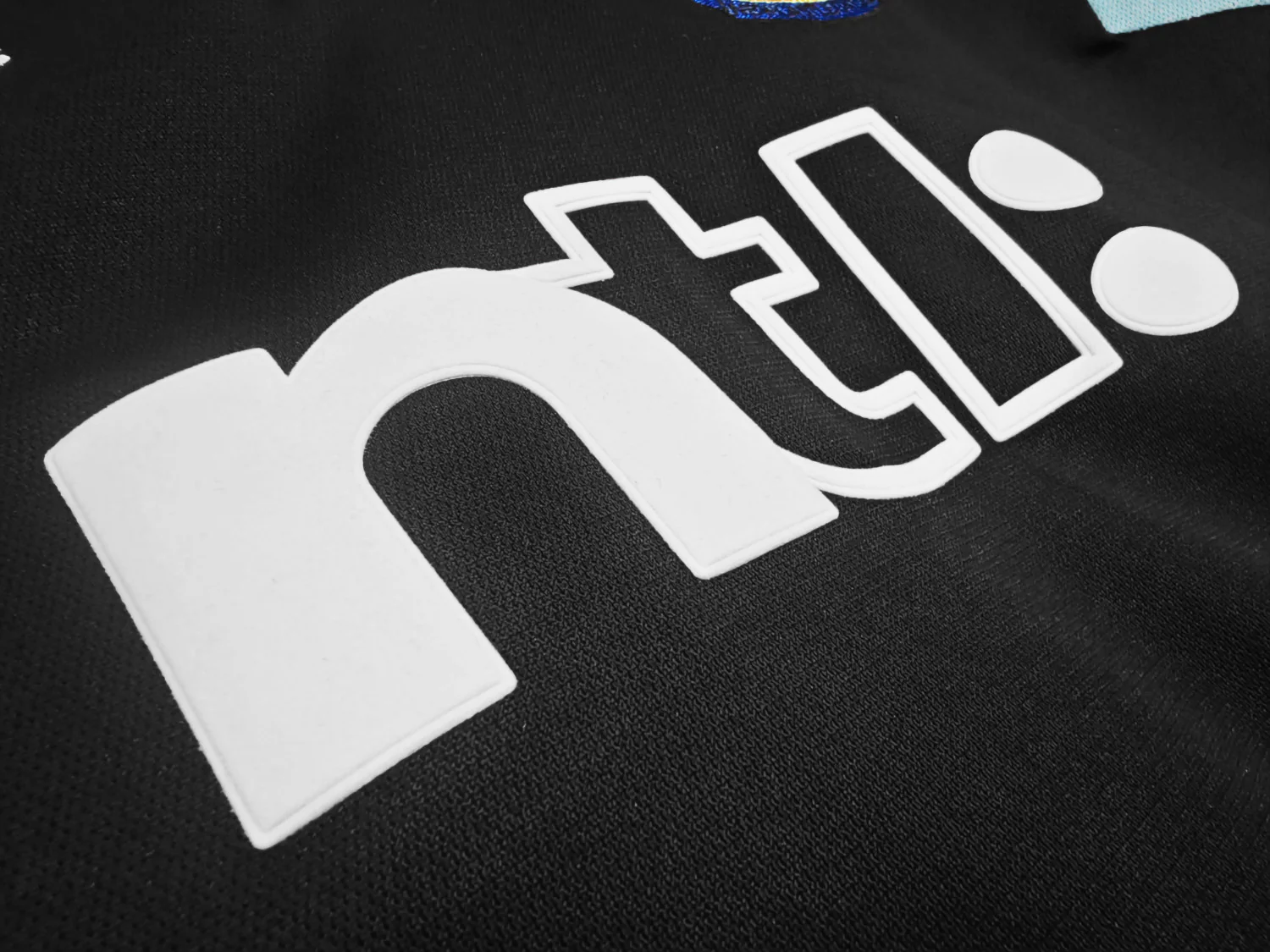 Newcastle United Away Retro Jersey 2000/01 - Image 6