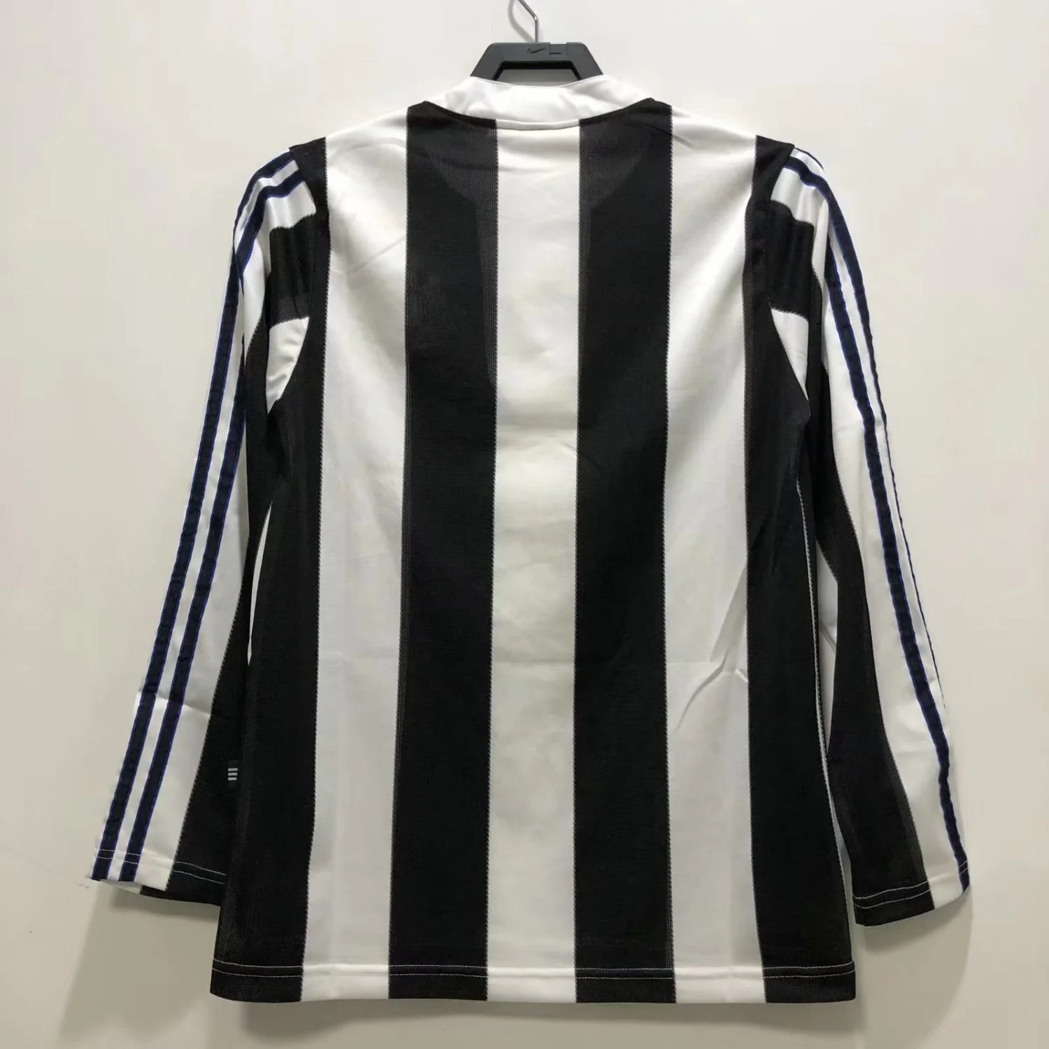 Newcastle United Home Long Sleeve Retro Jersey 1995/97 - Image 2