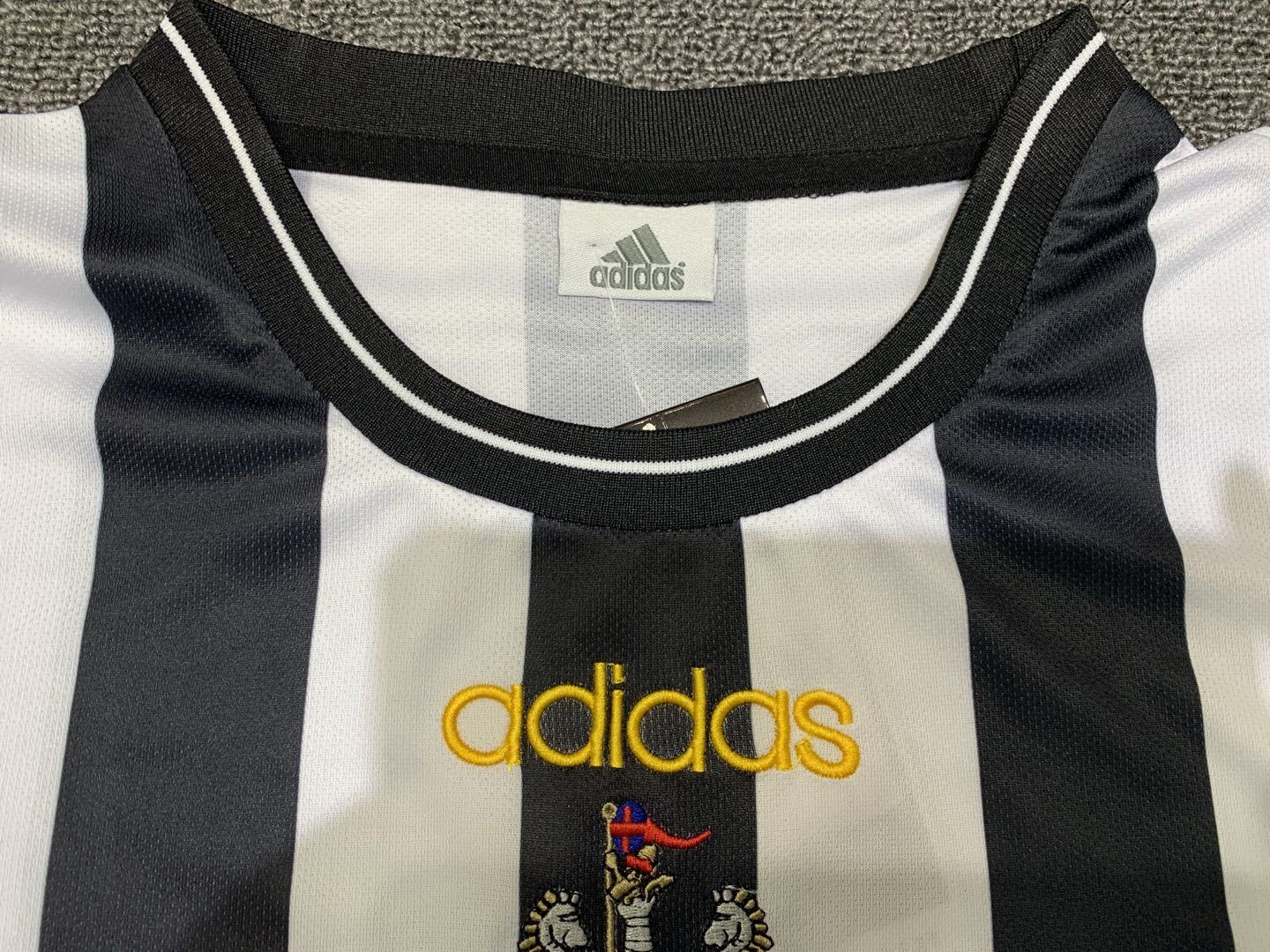 Newcastle United Home Long Sleeve Retro Jersey 1997/99 - Image 3