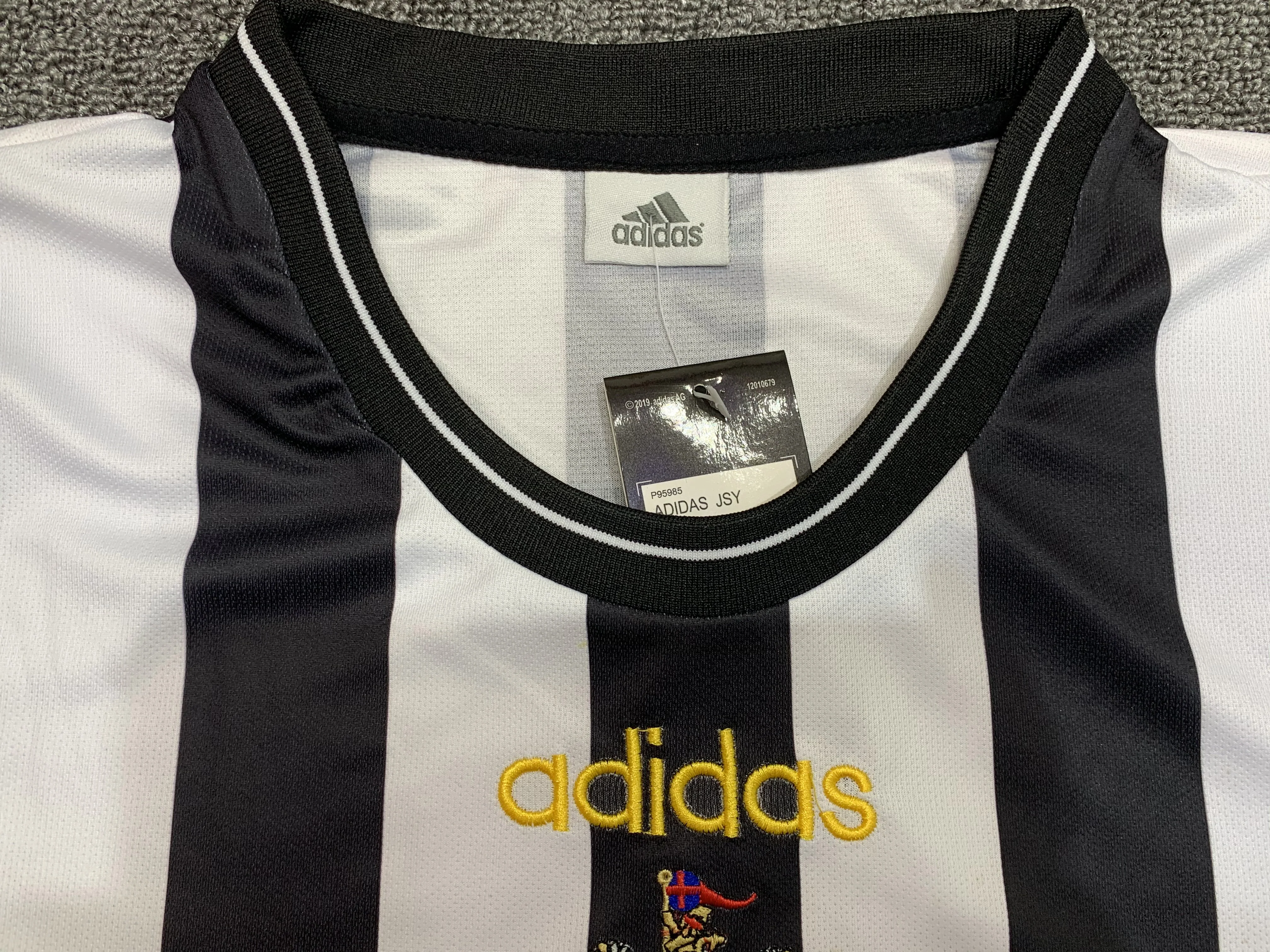 Newcastle United Home Retro Jersey 1997/99 - Image 5