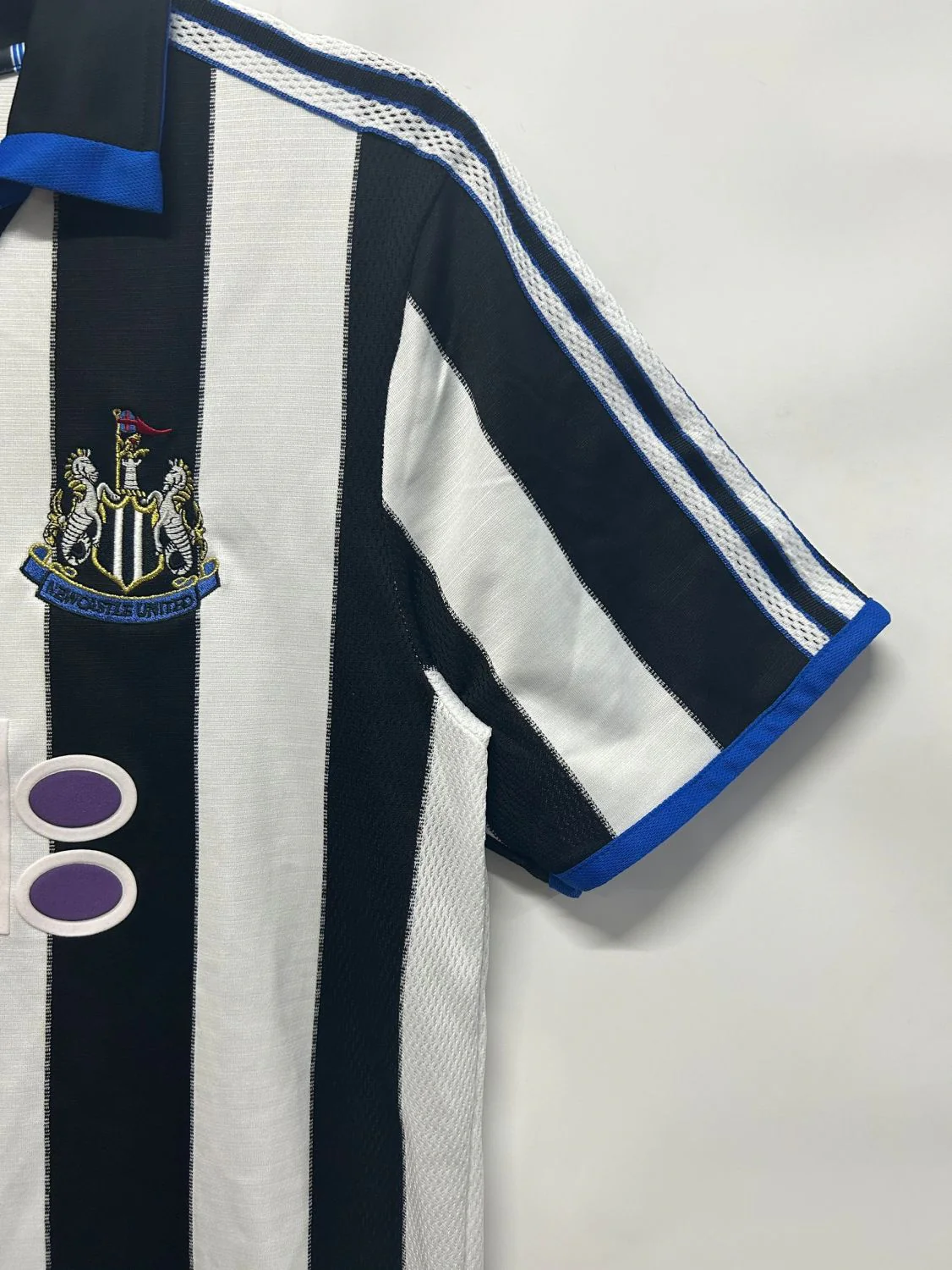 Newcastle United Home Retro Jersey 2000/01 - Image 4