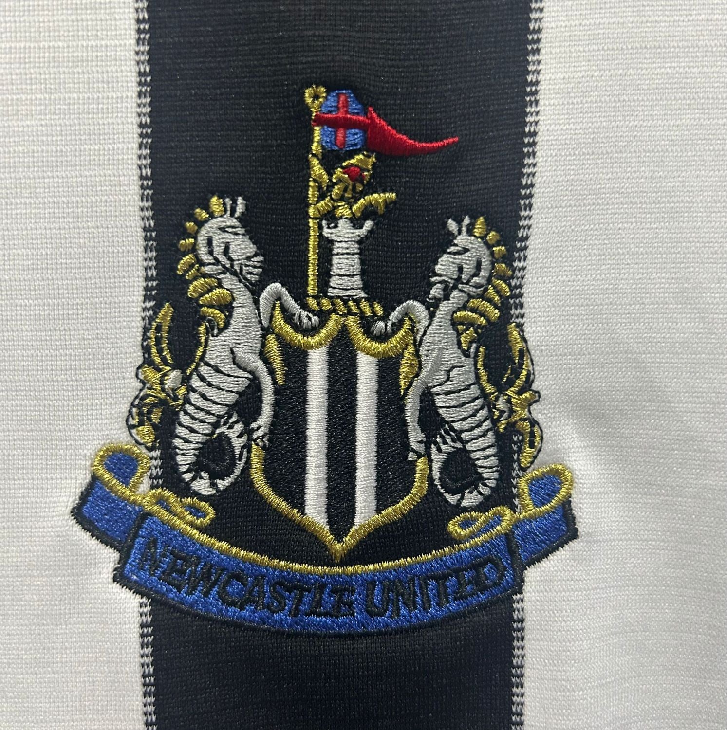 Newcastle United Home Retro Jersey 2000/01 - Image 7