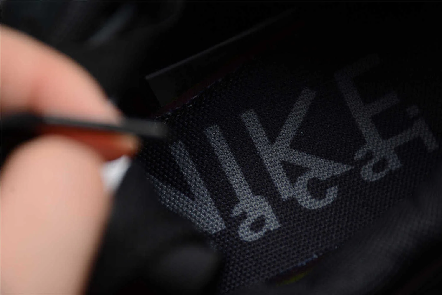 Nike VaporWaffle Sacai Black Dark Grey - Image 3