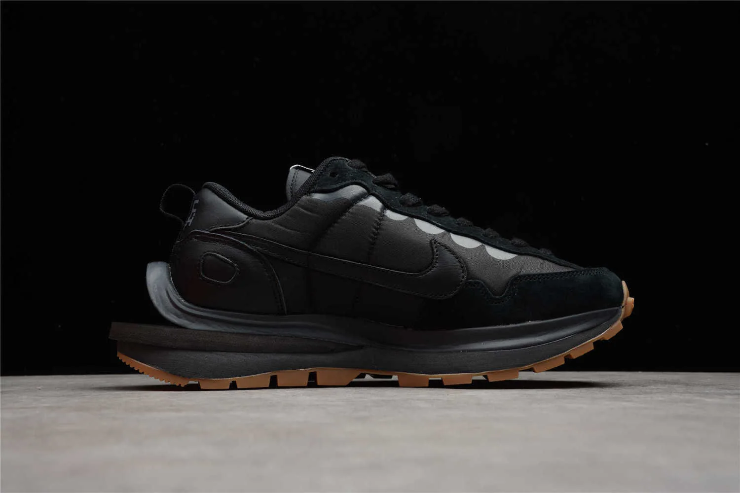 Nike VaporWaffle Sacai Black Dark Grey - Image 8