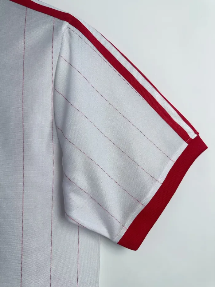 Poland Home Retro Jersey 1982 - Image 4