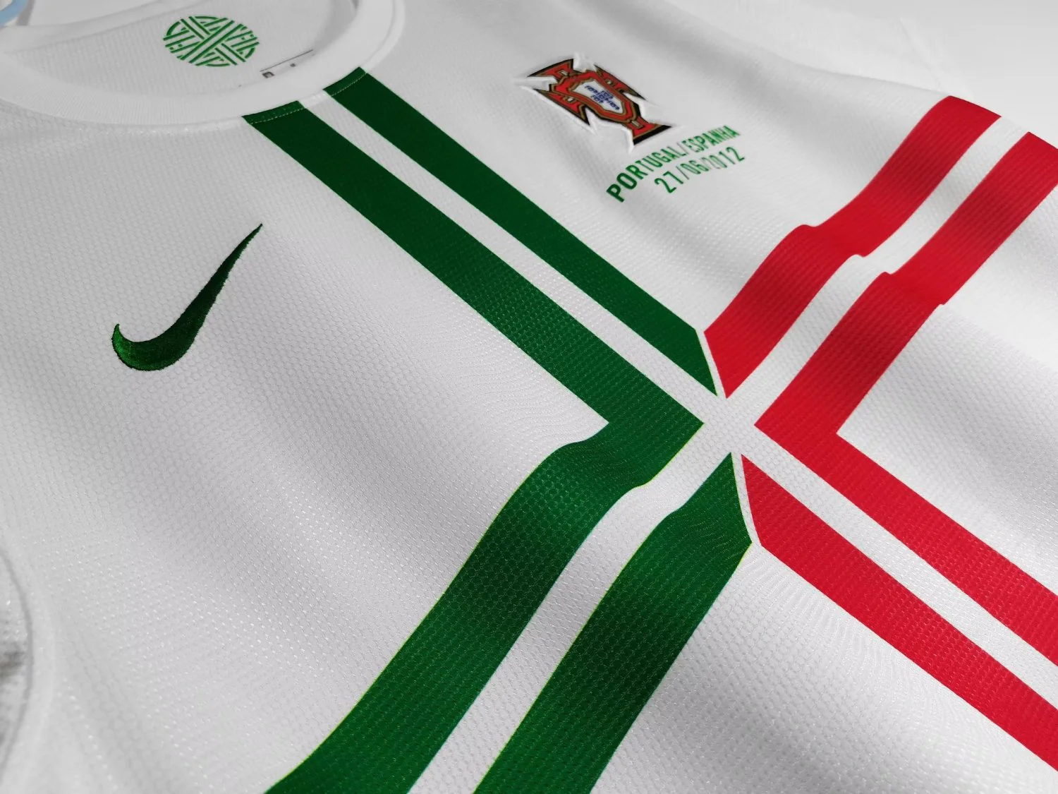 Portugal Away Retro Jersey 2012/13 - Image 4