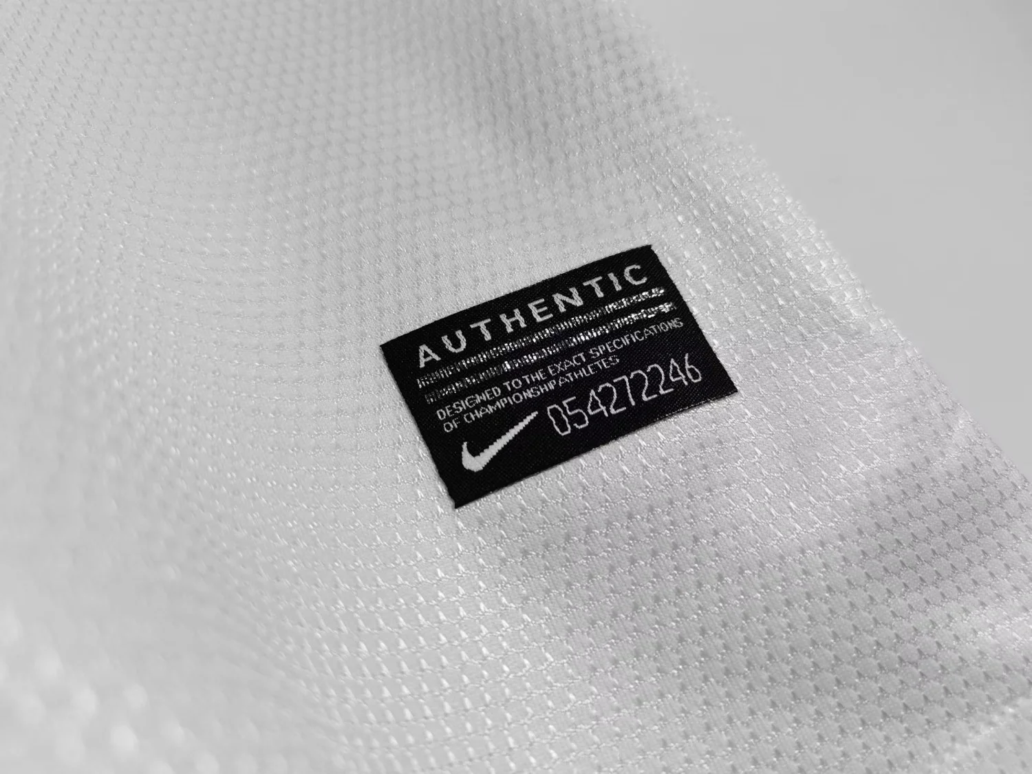 Portugal Away Retro Jersey 2012/13 - Image 5