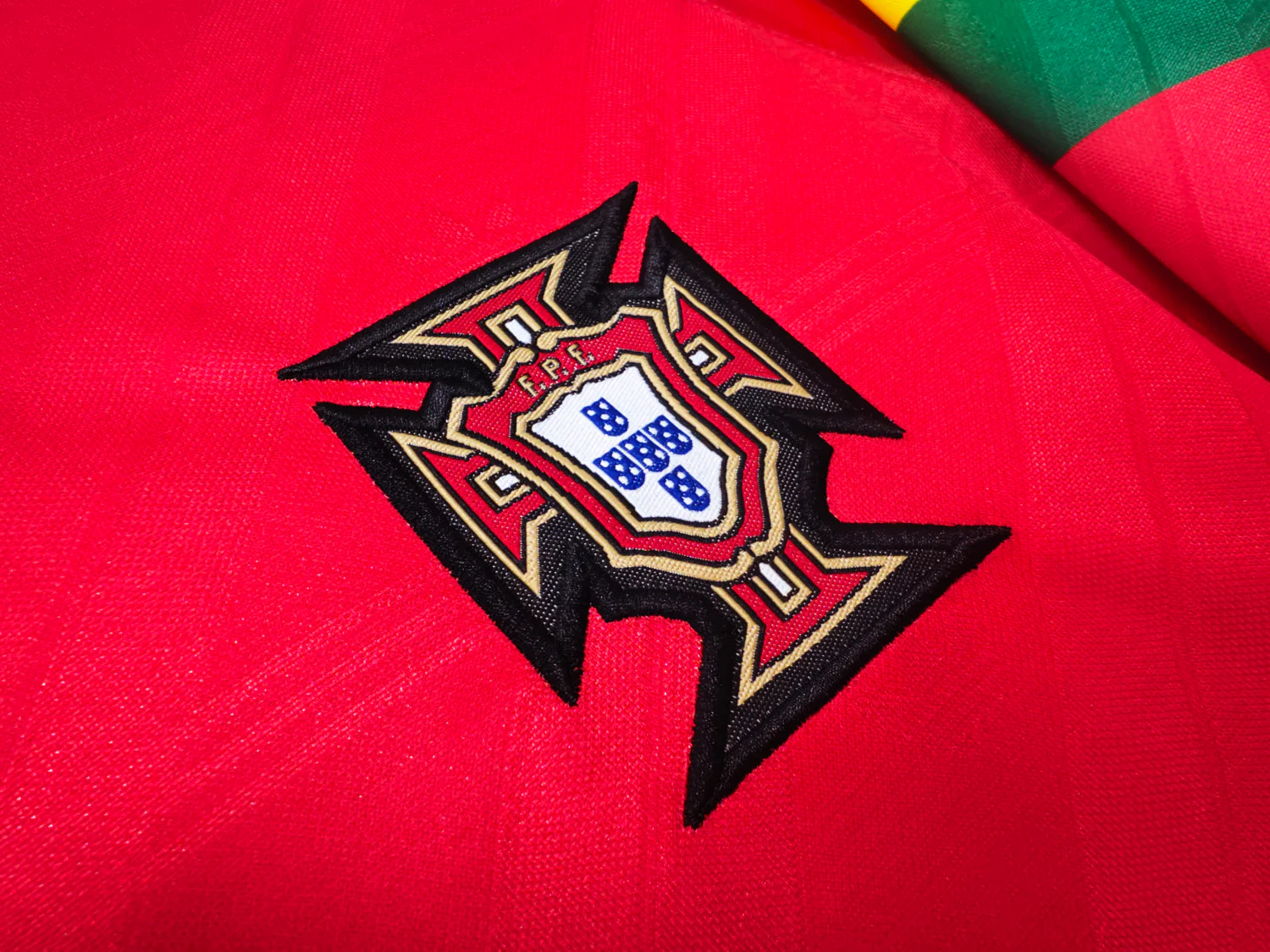Portugal Home Retro Jersey 1993 - Image 3