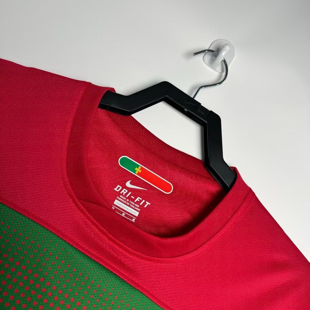 Portugal Home Retro Jersey 2010/11 - Image 3