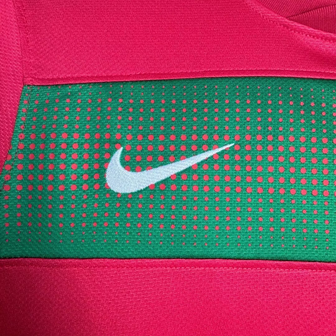 Portugal Home Retro Jersey 2010/11 - Image 5