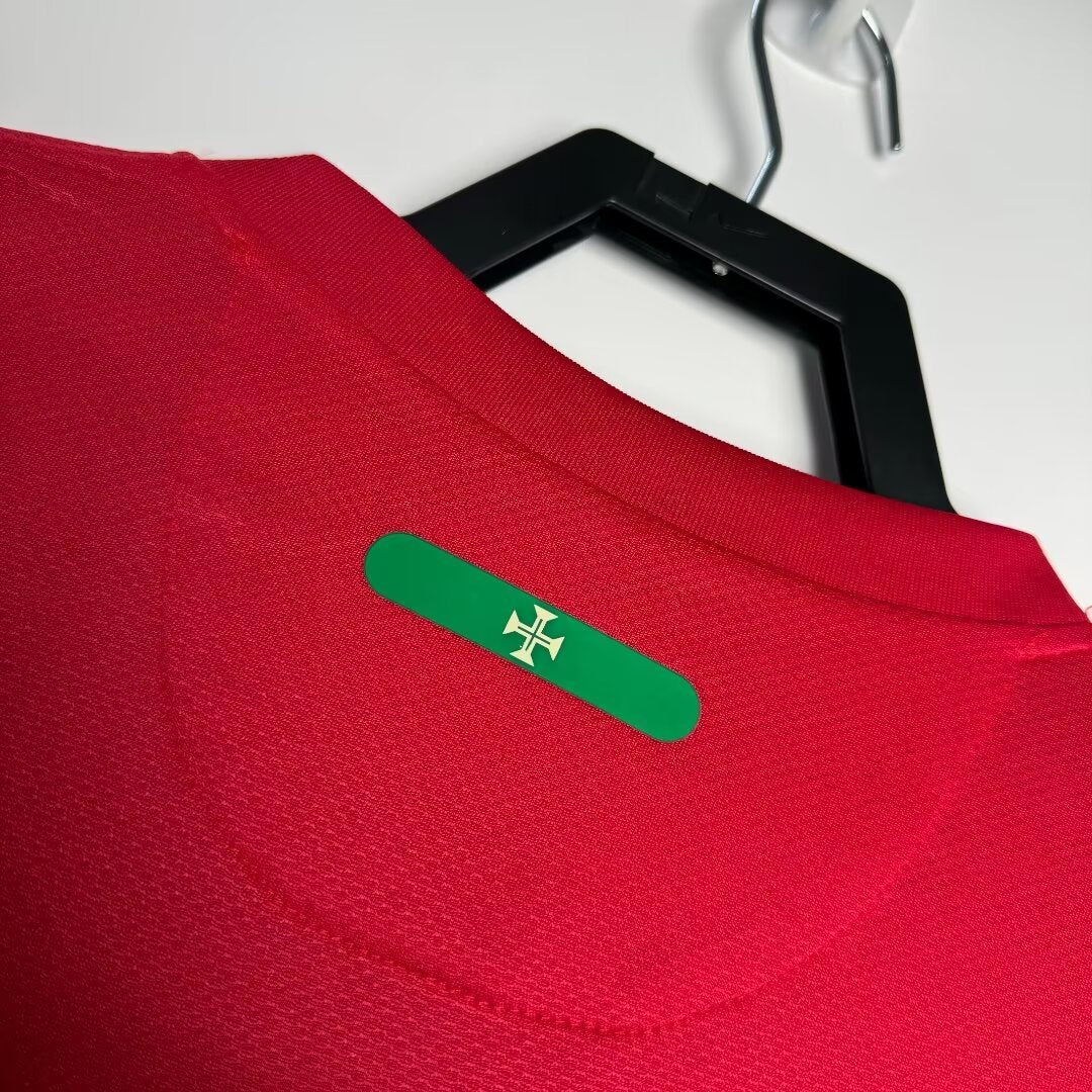 Portugal Home Retro Jersey 2010/11 - Image 9
