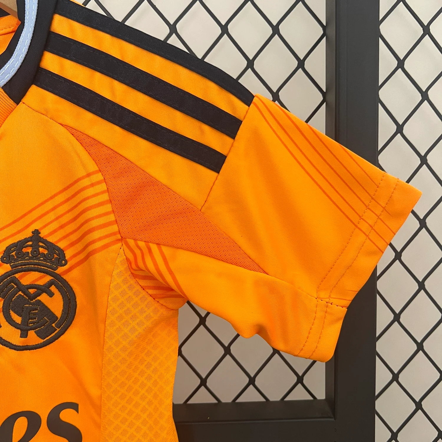 Real Madrid Away Kids Suit 24/25 - Image 6