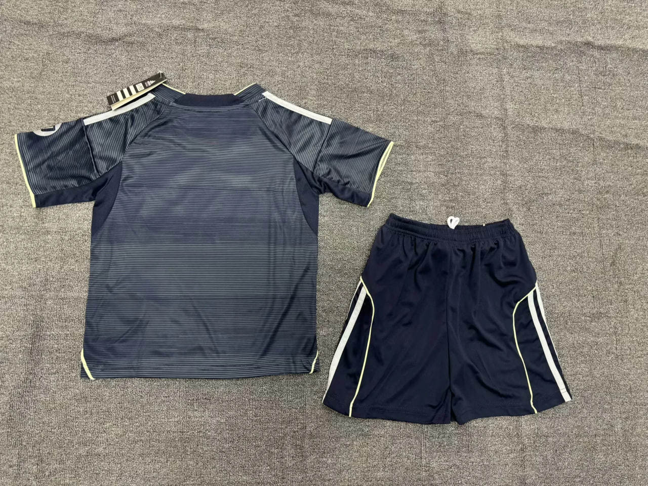 Real Madrid Away Kids Suit 25/26 - Image 9
