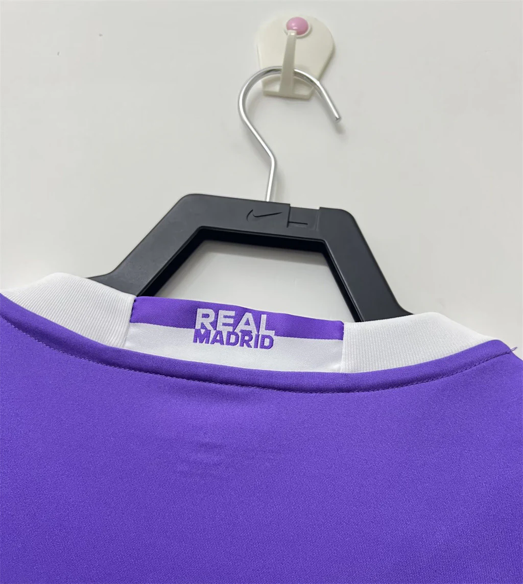Real Madrid Away Retro Jersey 16/17 - Image 4