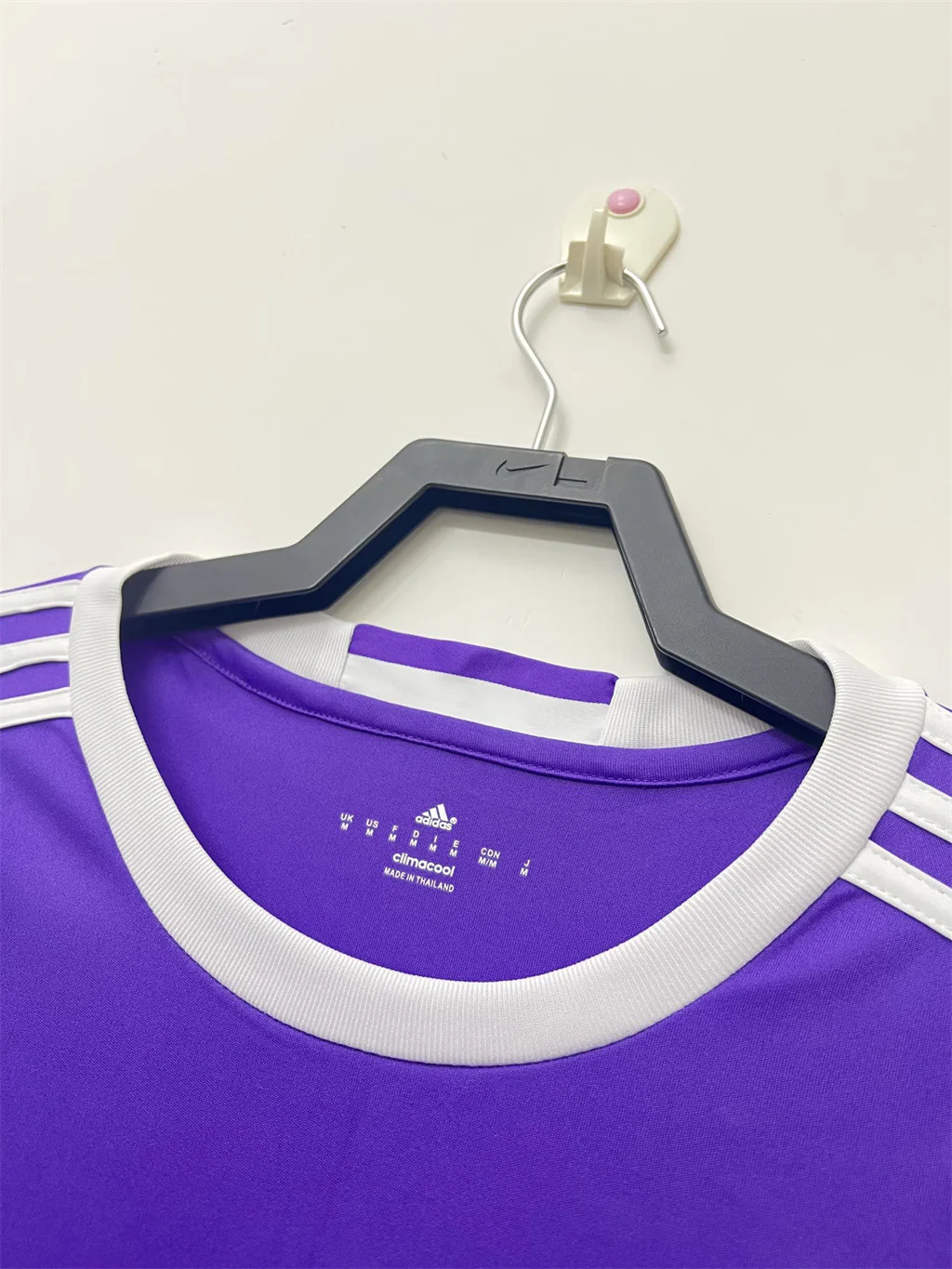 Real Madrid Away Retro Jersey 16/17 - Image 5
