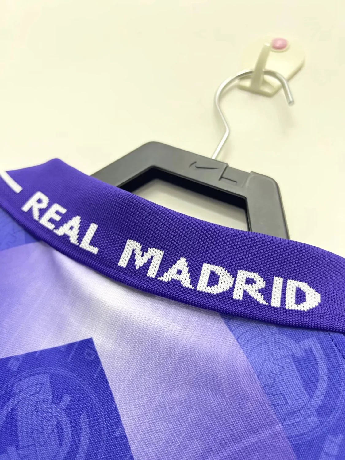 Real Madrid Away Retro Jersey 1996/97 - Image 3