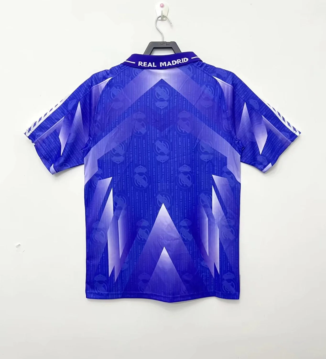Real Madrid Away Retro Jersey 1996/97 - Image 8