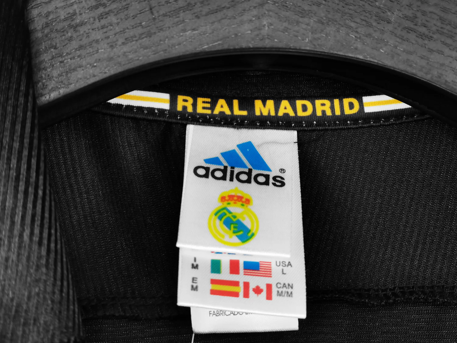 Real Madrid Away Retro Jersey 1999/00 - Image 11