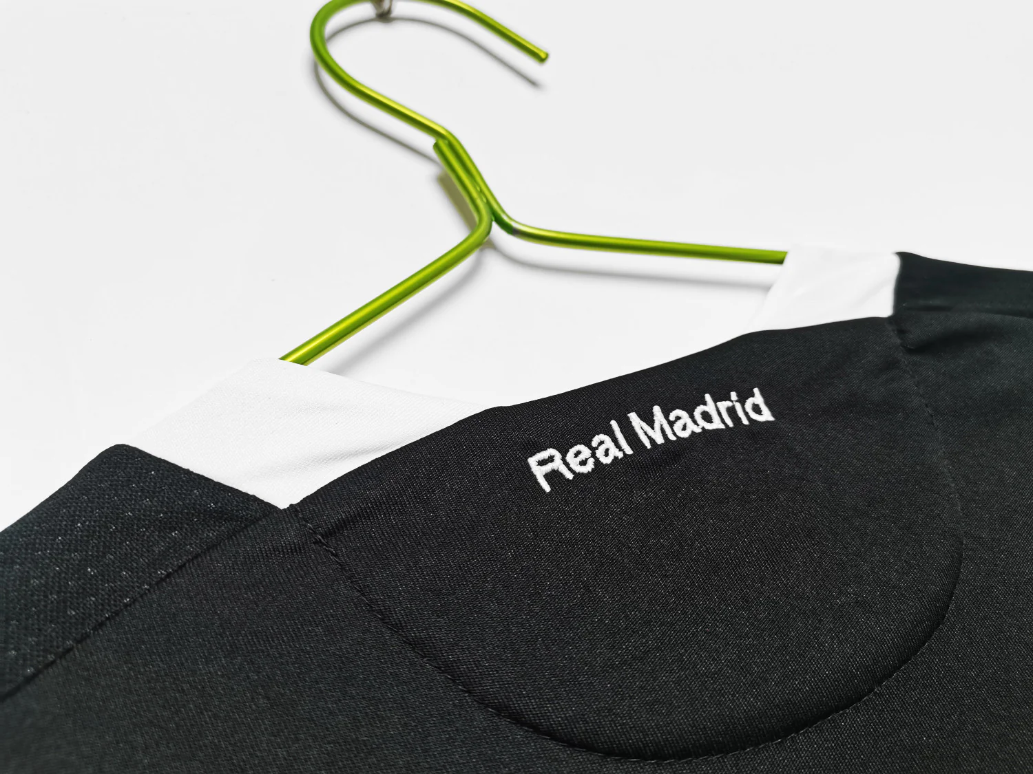 Real Madrid Away Retro Jersey 2008/09 - Image 12