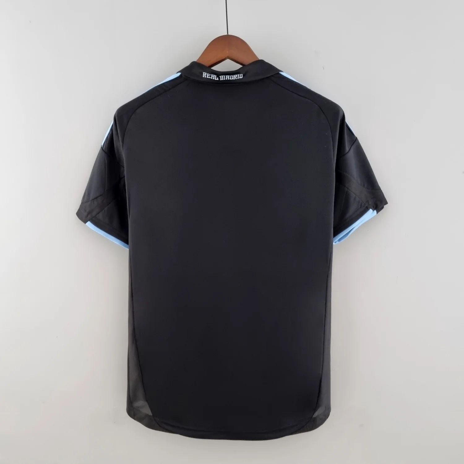 Real Madrid Away Retro Jersey 2009/10 - Image 2