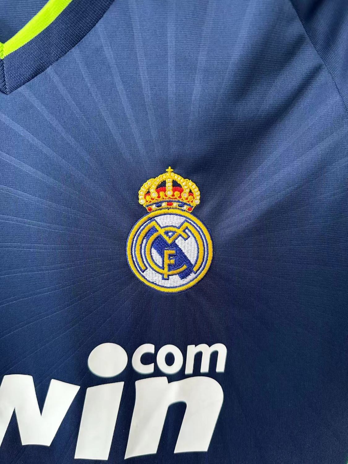 Real Madrid Away Retro Jersey 2010/11 - Image 3