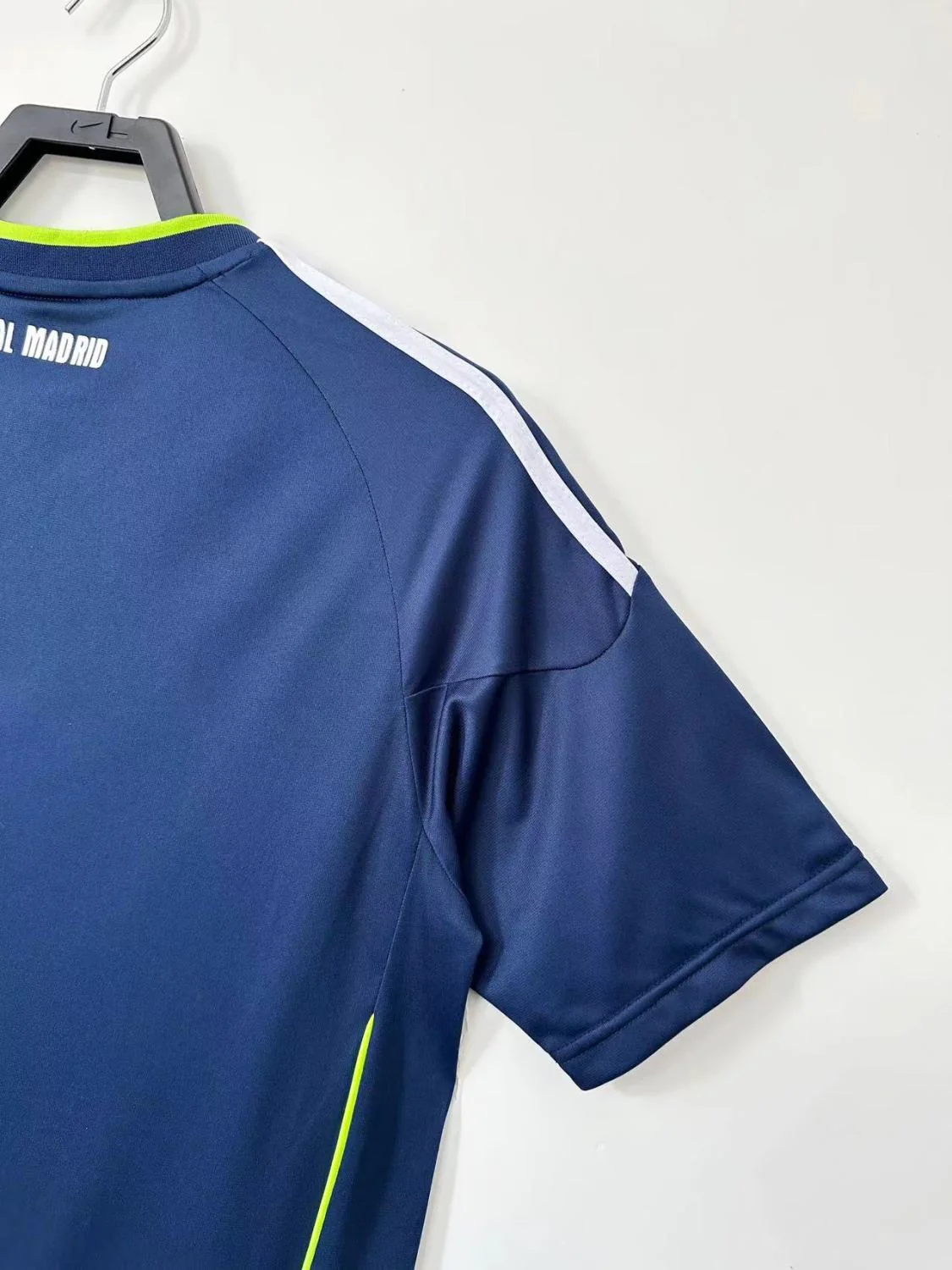 Real Madrid Away Retro Jersey 2010/11 - Image 8