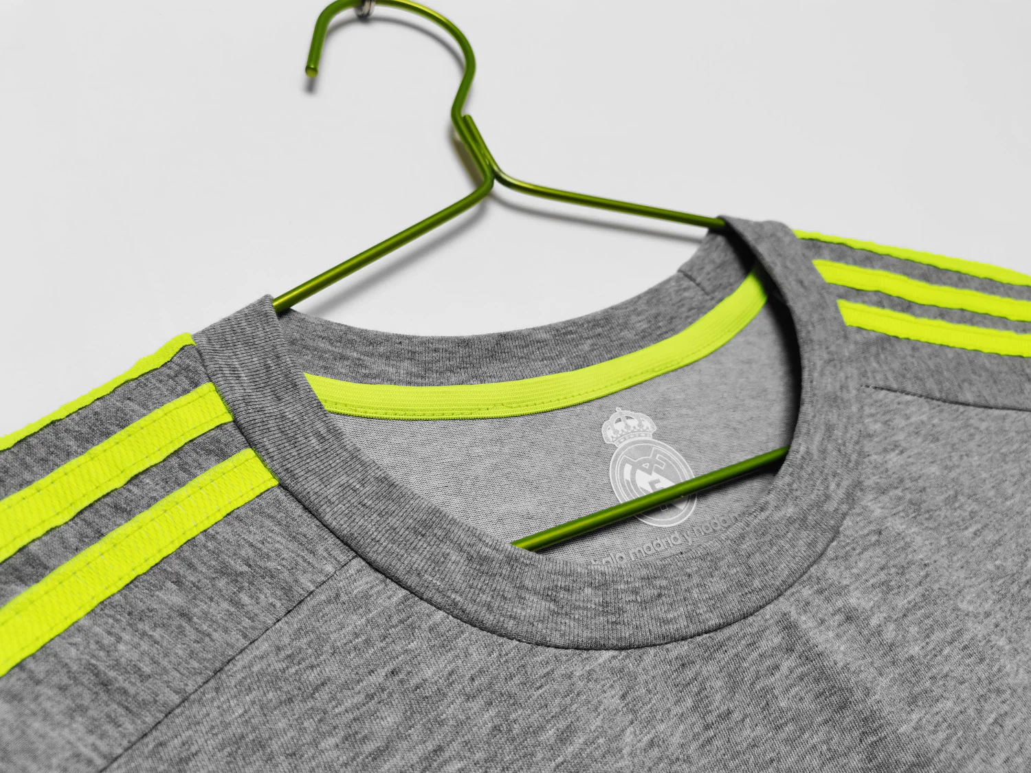 Real Madrid Away Retro Jersey 2015/16 - Image 8