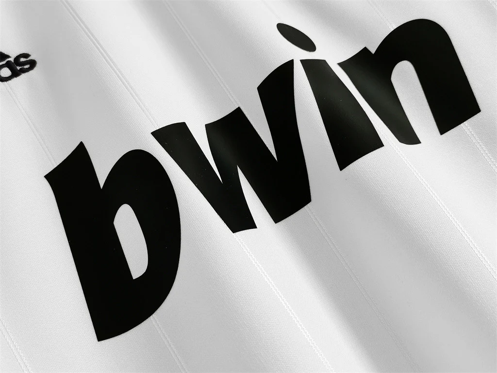 Real Madrid Home Long Sleeve Retro Jersey 2012/13 - Image 6