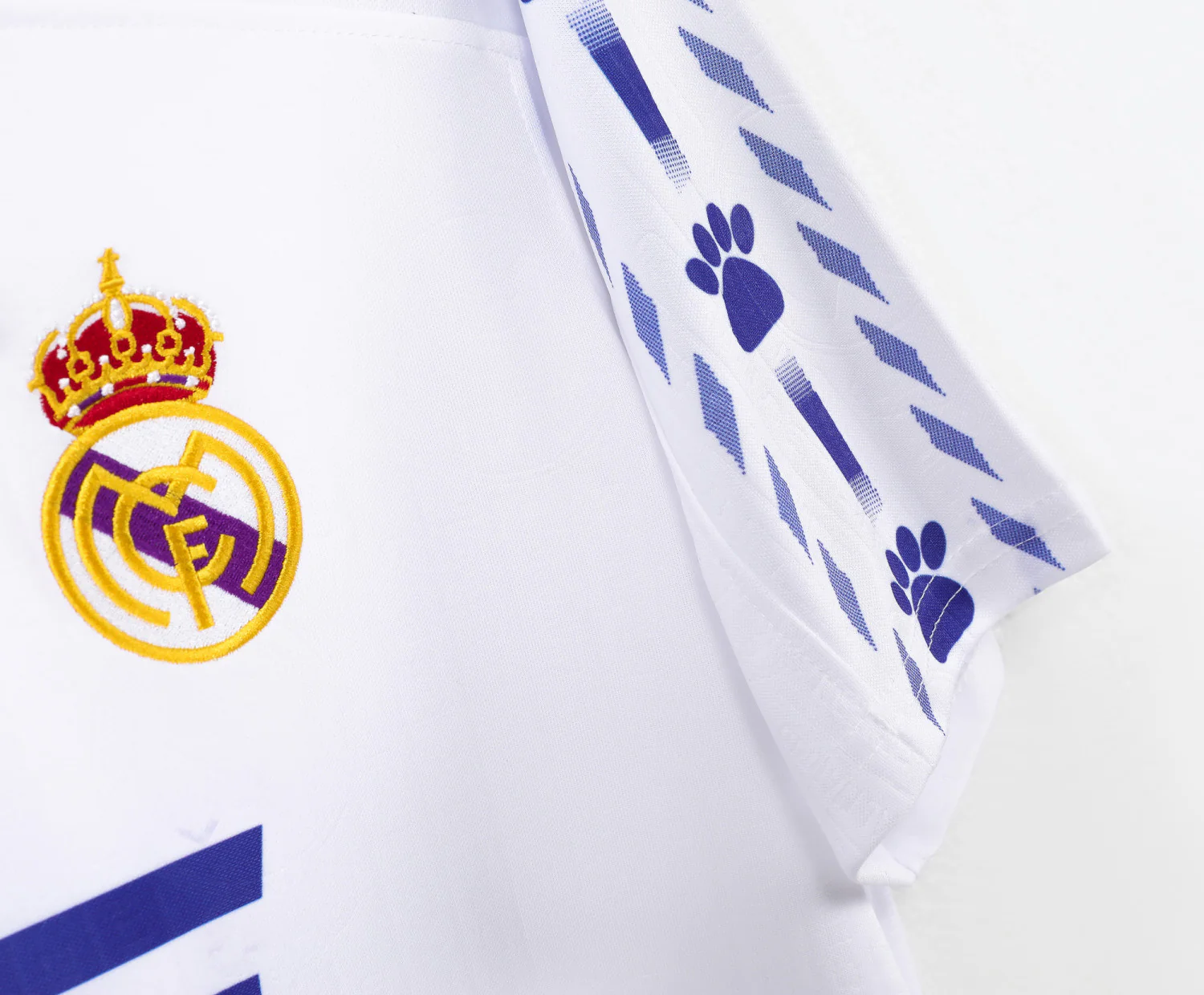 Real Madrid Home Retro Jersey 1996/97 - Image 5