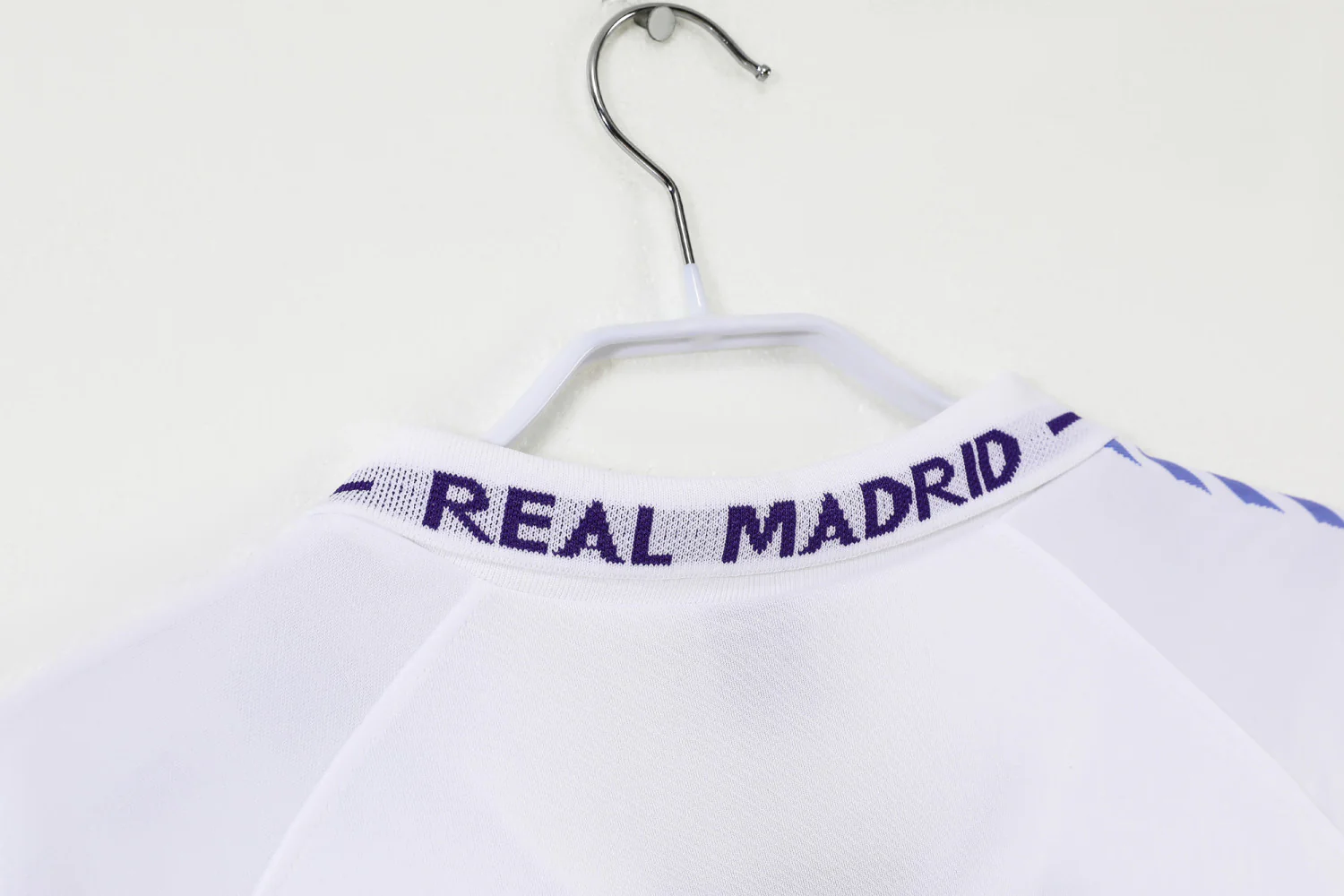 Real Madrid Home Retro Jersey 1996/97 - Image 8