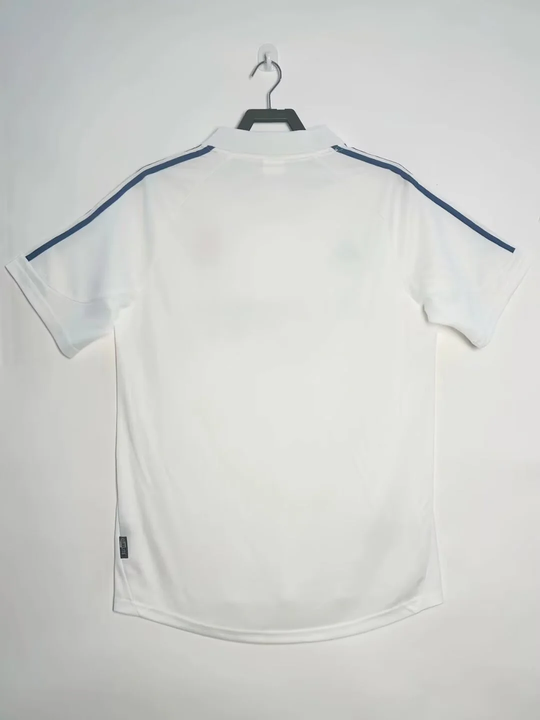 Real Madrid Home Retro Jersey 2001/02 - Image 2