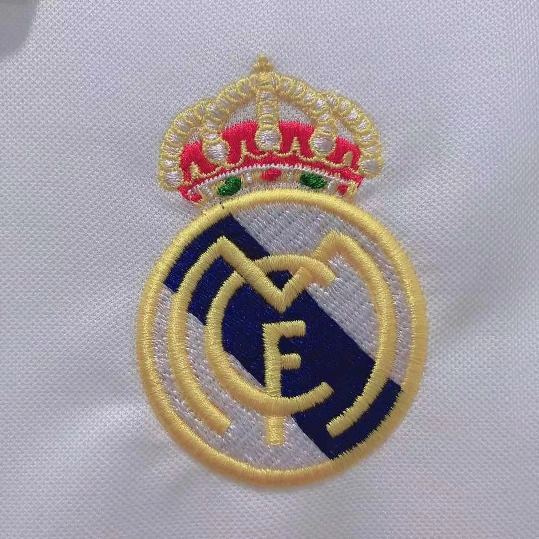 Real Madrid Home Retro Jersey 2002/03 - Image 6