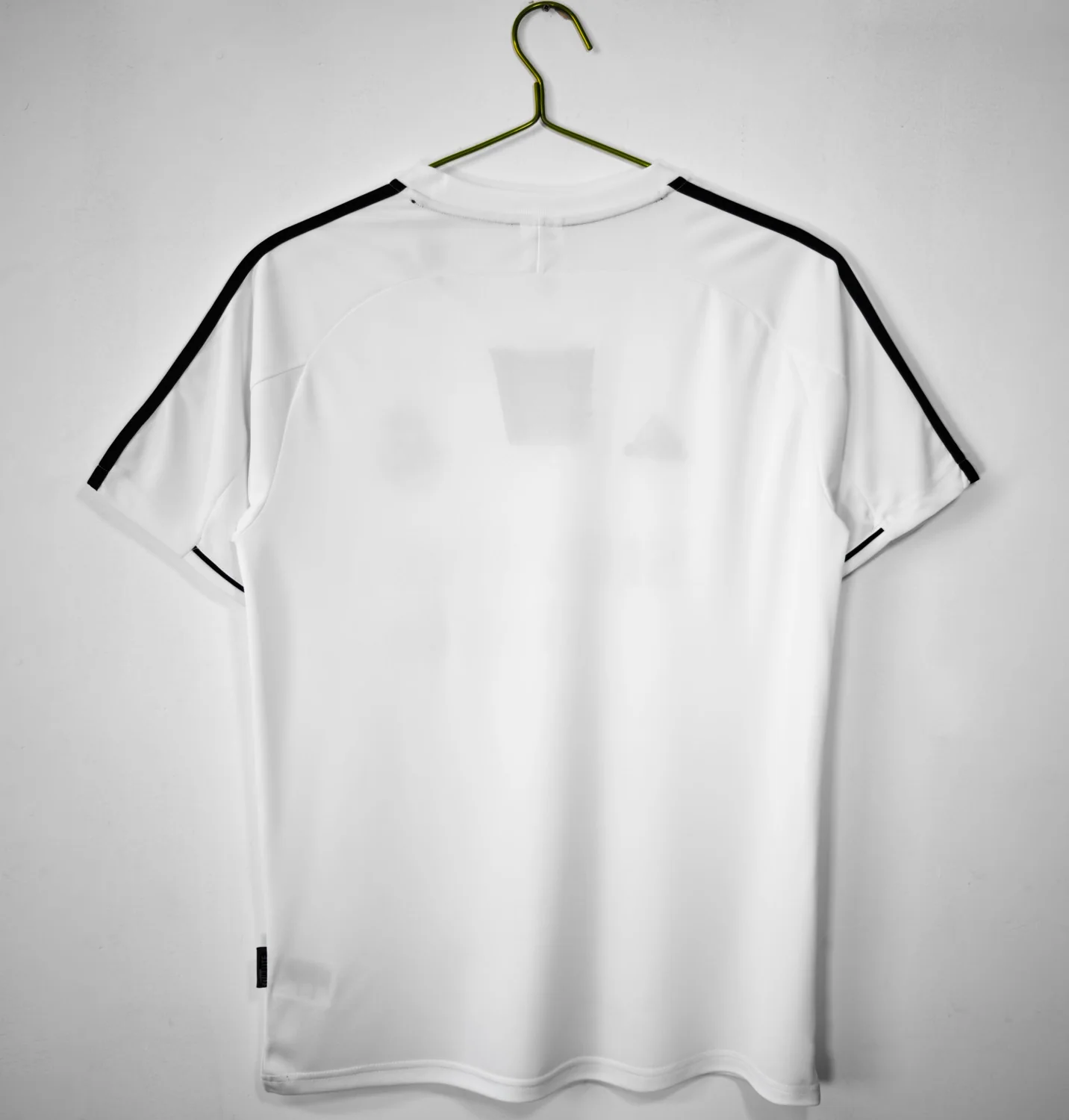 Real Madrid Home Retro Jersey 2003/04 - Image 2
