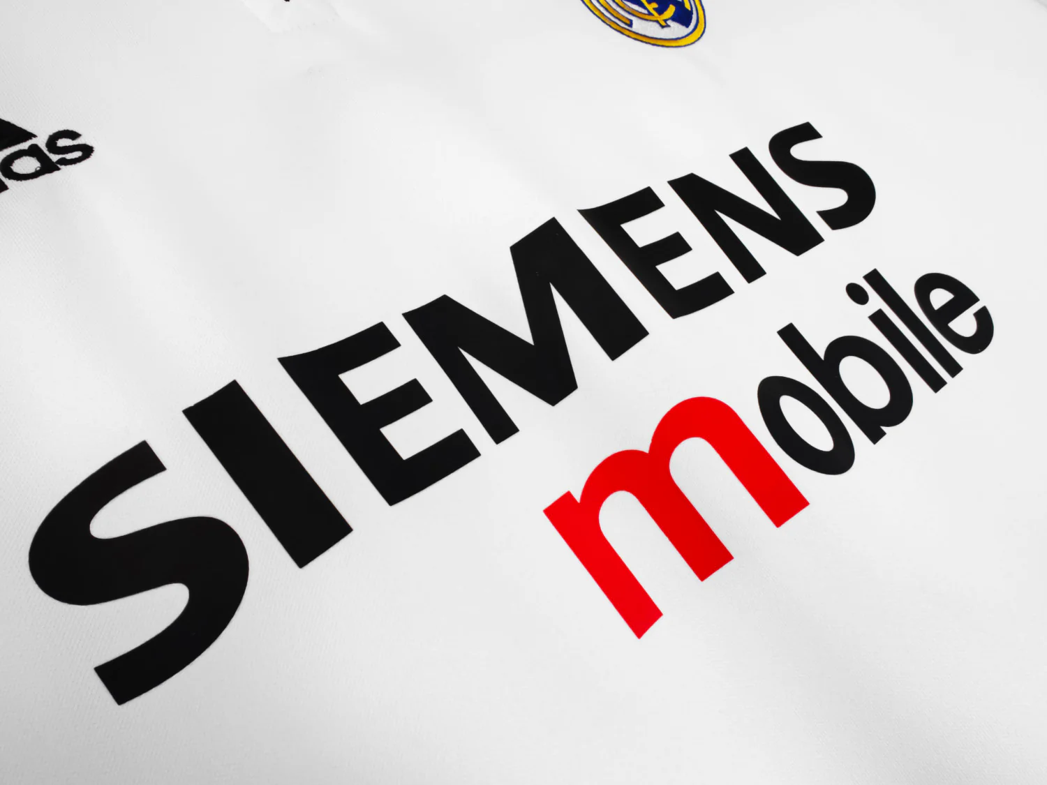 Real Madrid Home Retro Jersey 2003/04 - Image 4