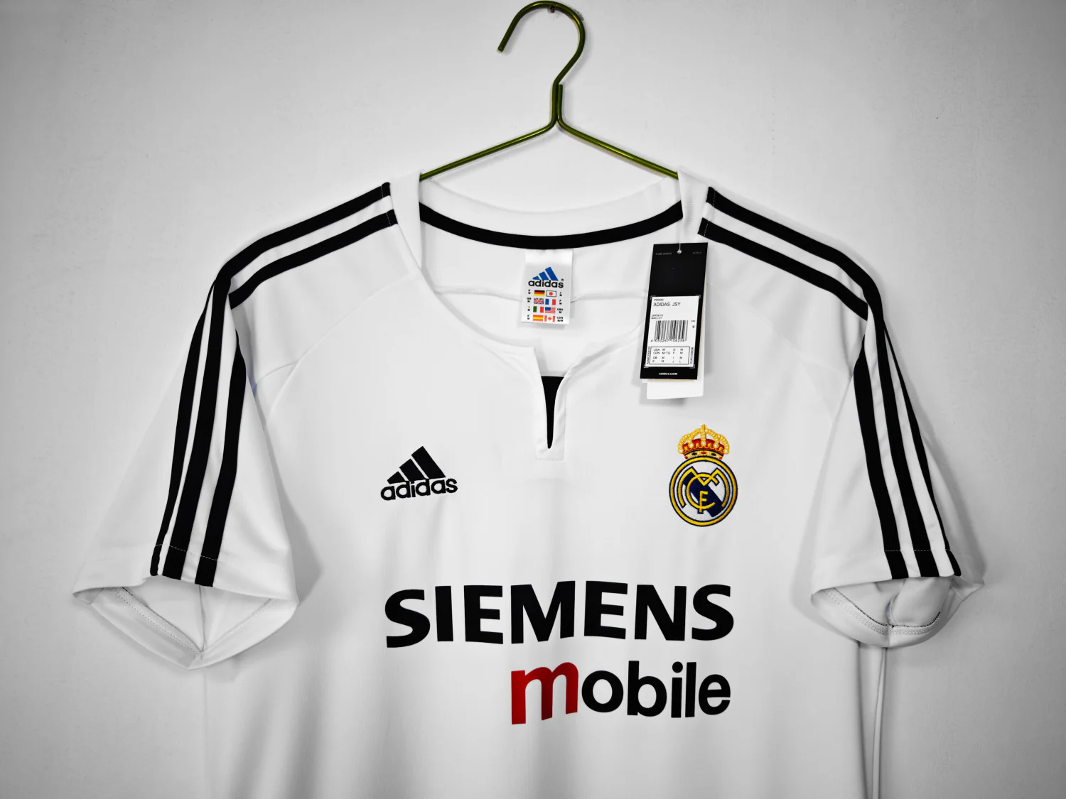 Real Madrid Home Retro Jersey 2003/04 - Image 9
