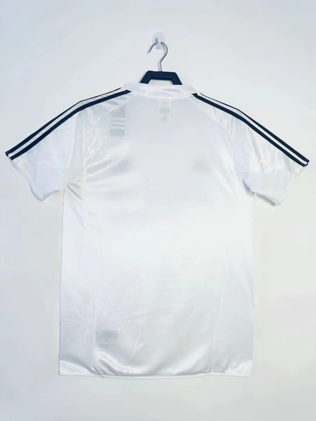Real Madrid Home Retro Jersey 2004/05 - Image 2