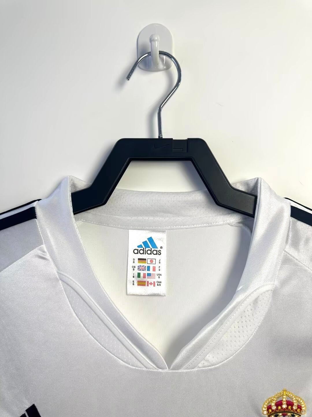 Real Madrid Home Retro Jersey 2004/05 - Image 3