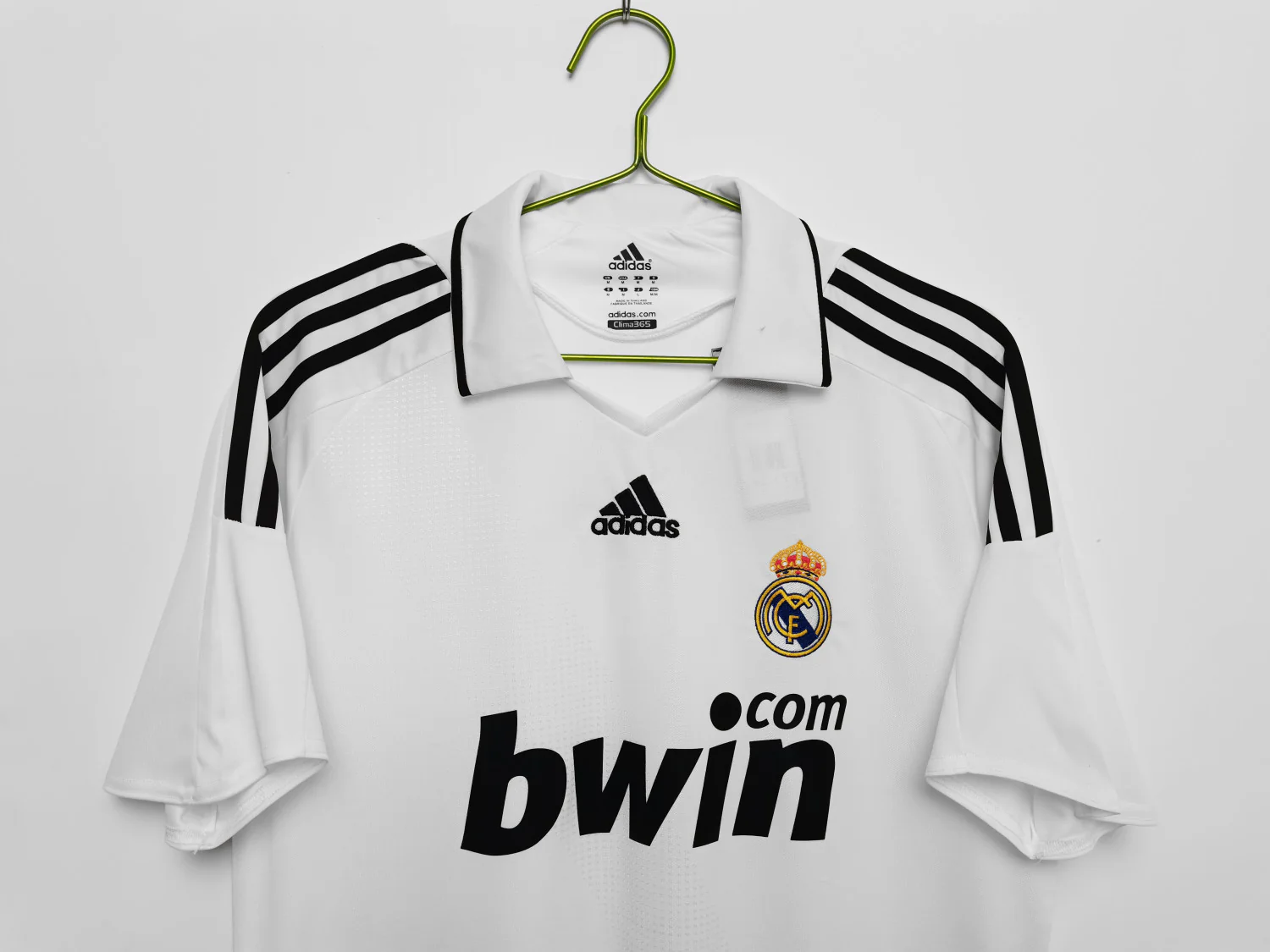 Real Madrid Home Retro Jersey 2008/09 - Image 2