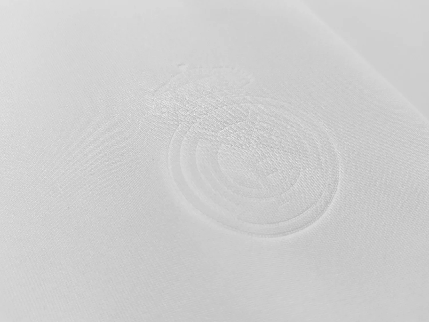 Real Madrid Home Retro Jersey 2008/09 - Image 8
