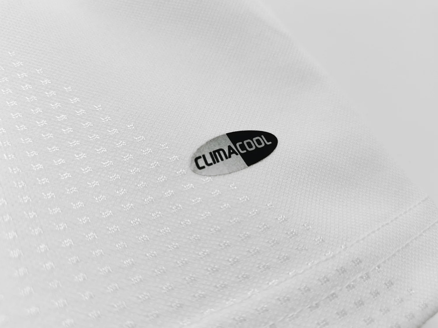 Real Madrid Home Retro Jersey 2008/09 - Image 9