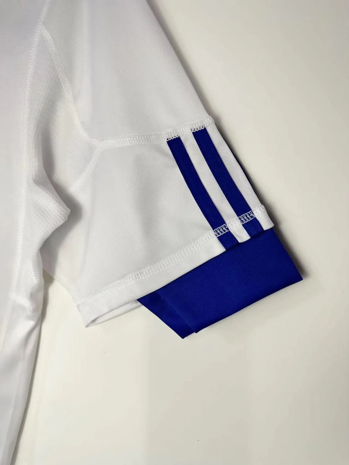 Real Madrid Home Retro Jersey 2010/11 - Image 4