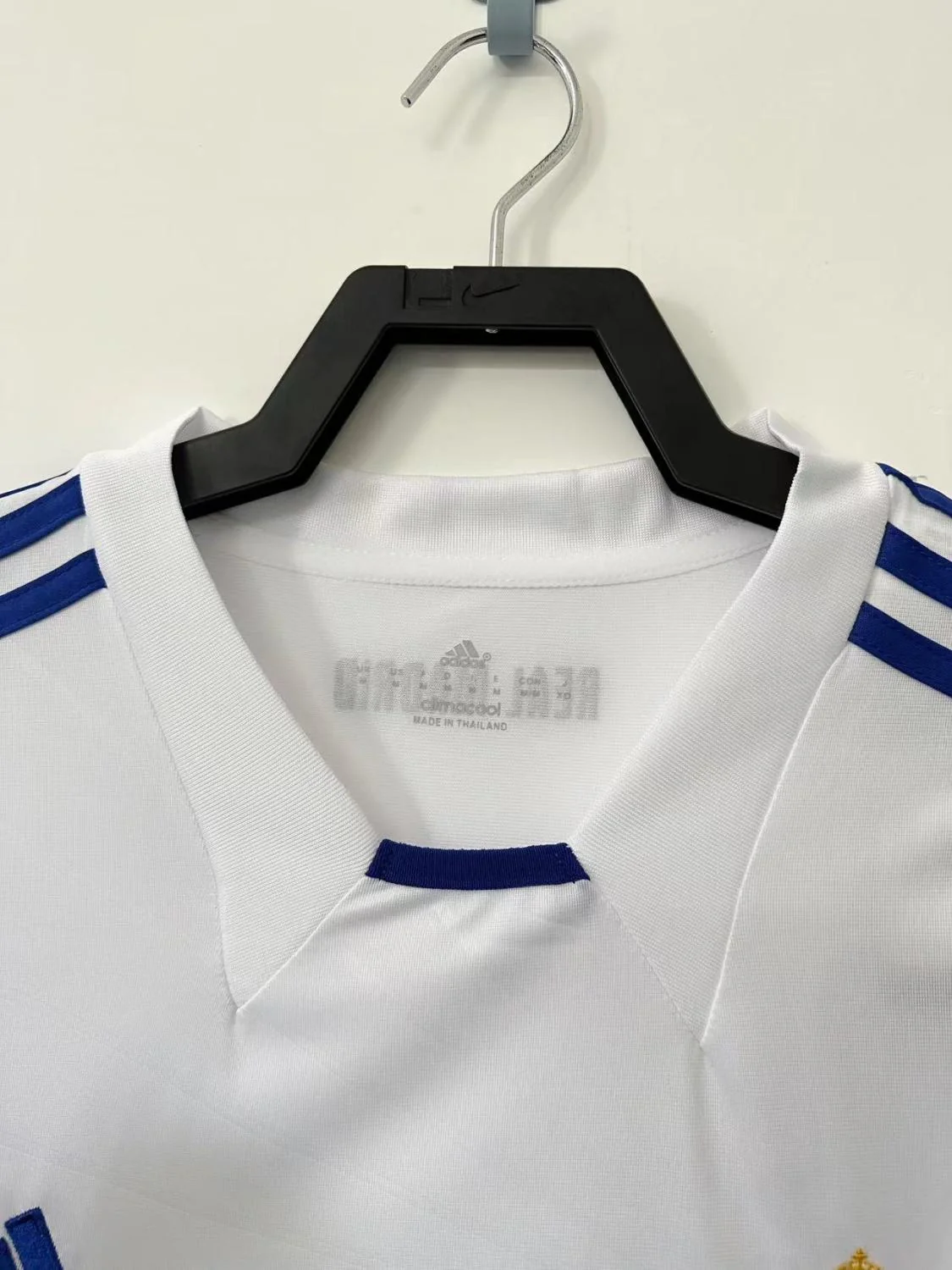 Real Madrid Home Retro Jersey 2010/11 - Image 6