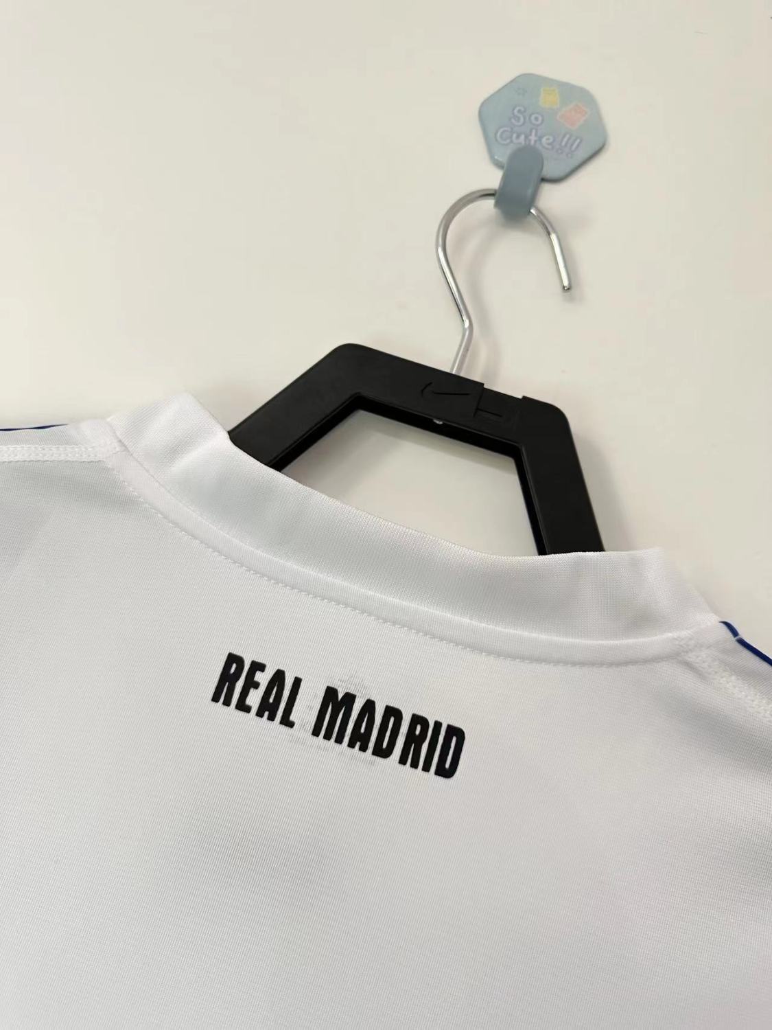 Real Madrid Home Retro Jersey 2010/11 - Image 7