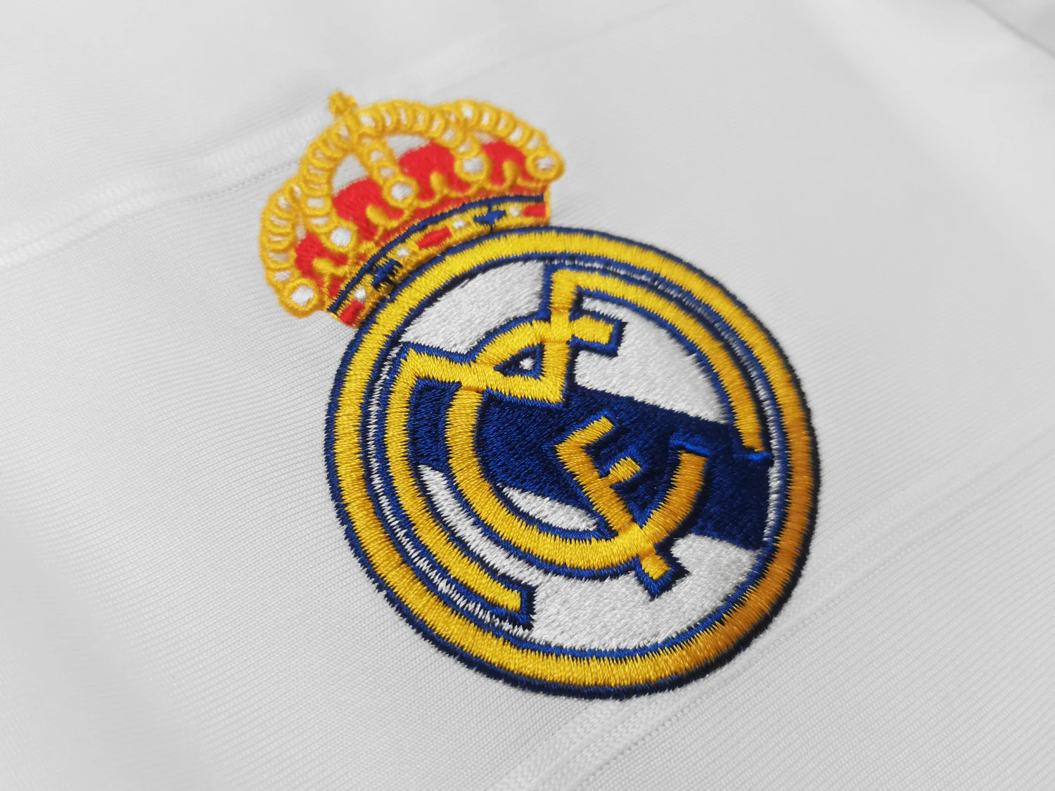 Real Madrid Home Retro Jersey 2013/14 - Image 3